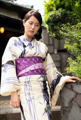 Miho Tsuno Yukata e pele nua (121P)