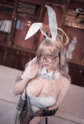 آه بان سعيدة جدًا اليوم – Blue Archives Kaisa Bunny Girl